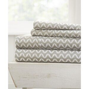 NWT Ienjoy Home Microfiber 4-Piece Sheet Set Puffed Chevron Light Gray Queen